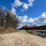 Pod Skrzydlami * Miłomłyn