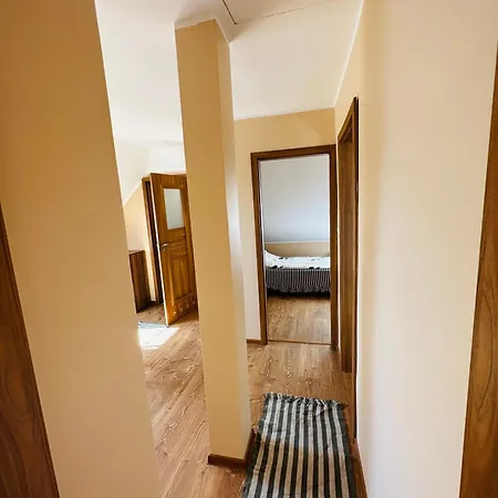 Pod Skrzydlami Vila *